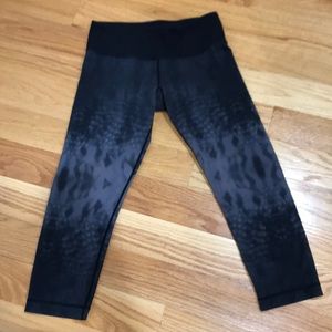 Lululemon Wunder Under crop pant
